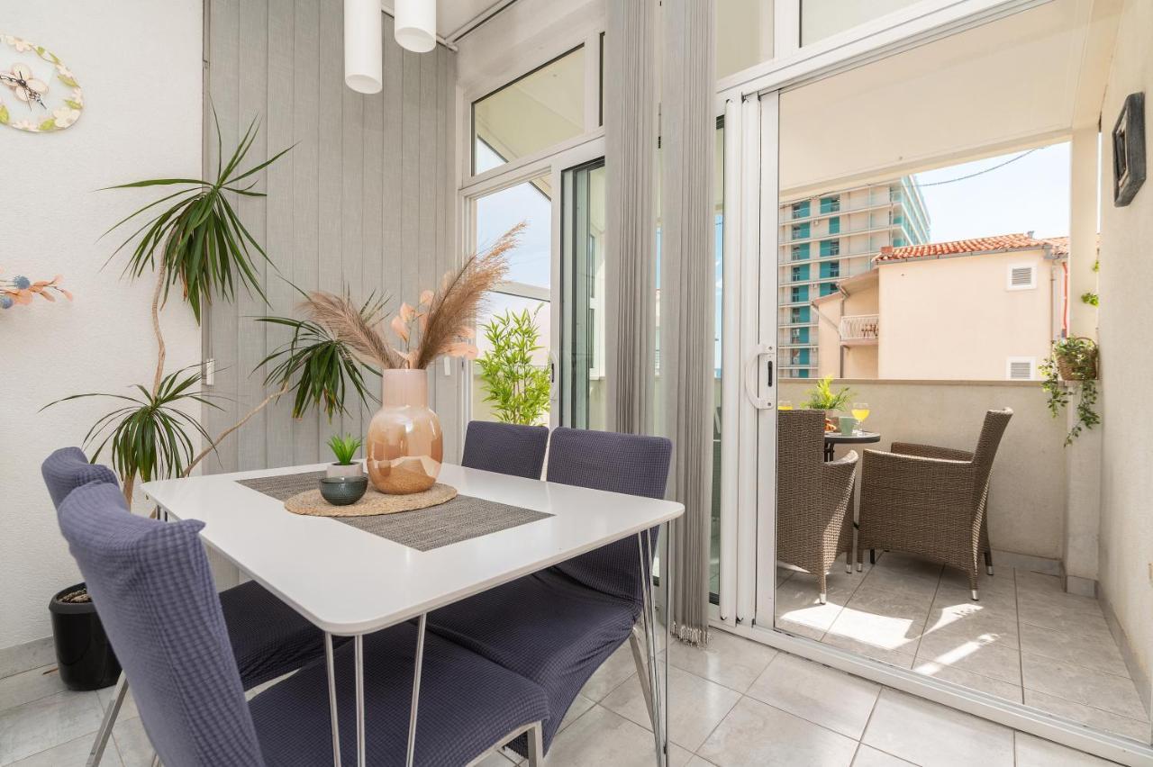 Luxury Apartments Nadalina Sea View มาคาร์สกา ภายนอก รูปภาพ