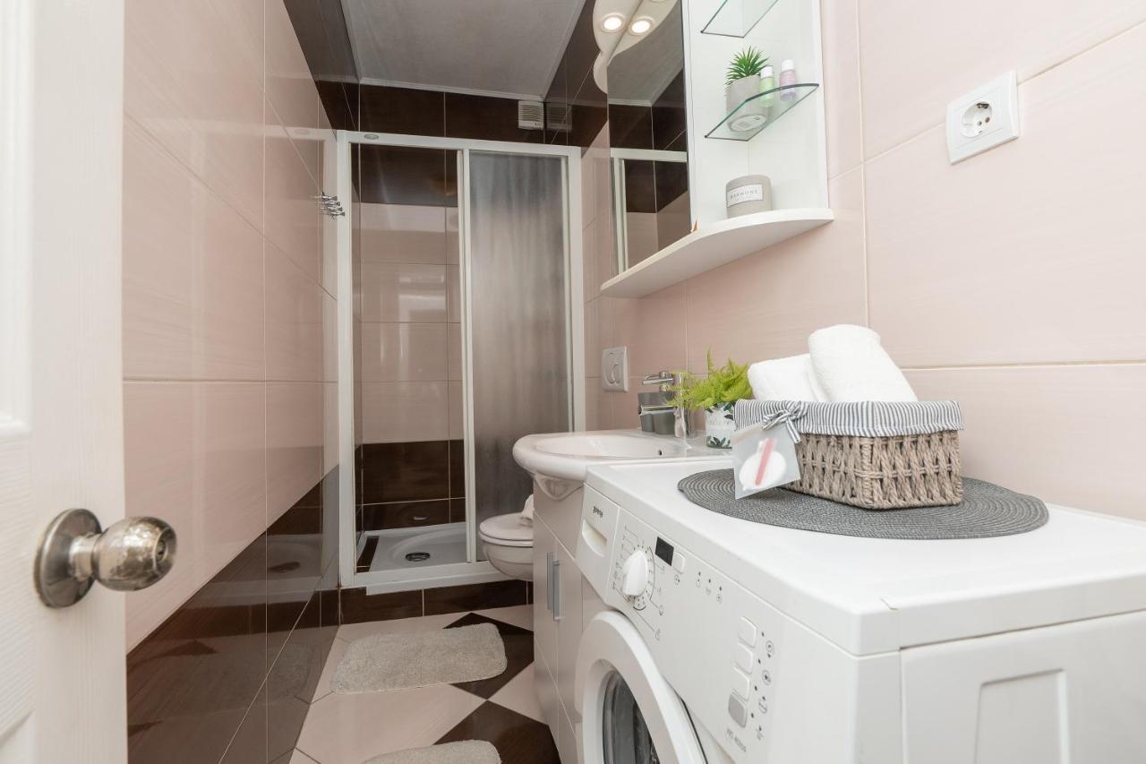Luxury Apartments Nadalina Sea View มาคาร์สกา ภายนอก รูปภาพ