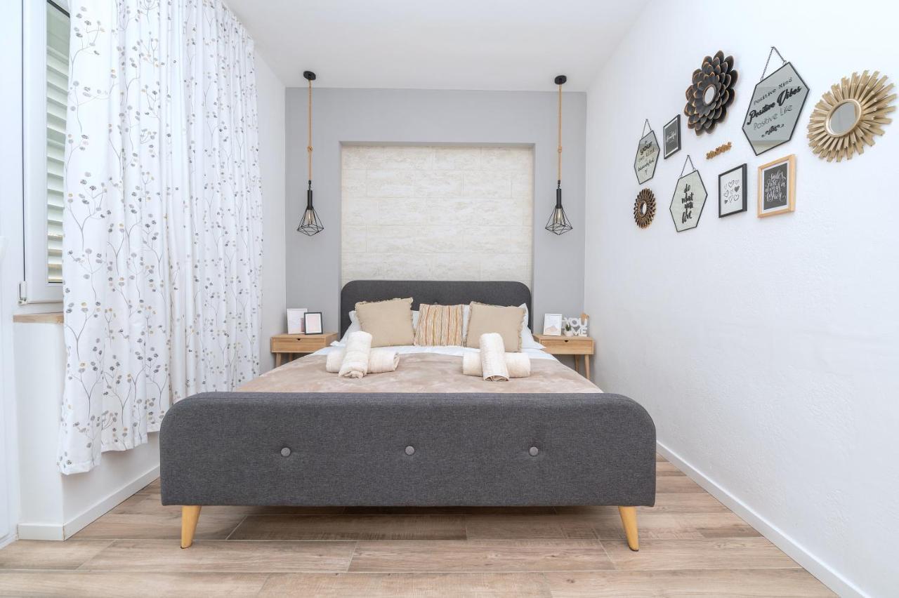 Luxury Apartments Nadalina Sea View มาคาร์สกา ภายนอก รูปภาพ
