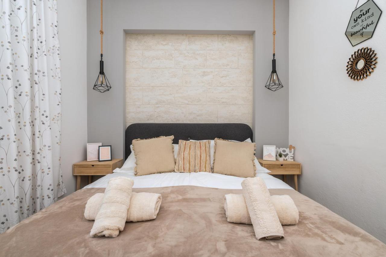 Luxury Apartments Nadalina Sea View มาคาร์สกา ภายนอก รูปภาพ